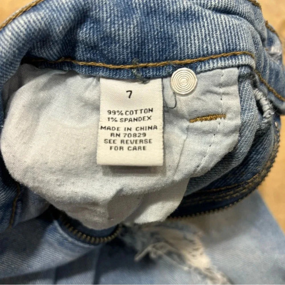 Rue 21 Size 7 Flare Leg Distressed Jeans - Picture 7 of 7